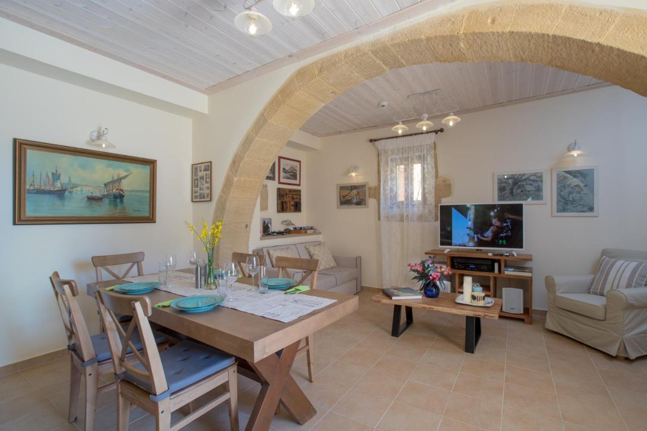 Villa Theta Dhrapaniás 외부 사진