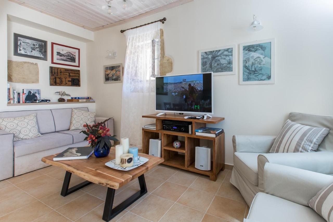Villa Theta Dhrapaniás 외부 사진